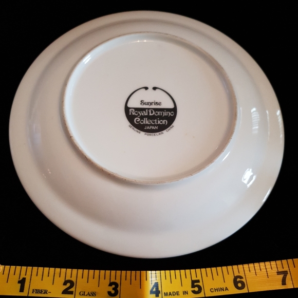 Spring Yellow  Daisy Salad or Desert Plates - Picture 5 of 5